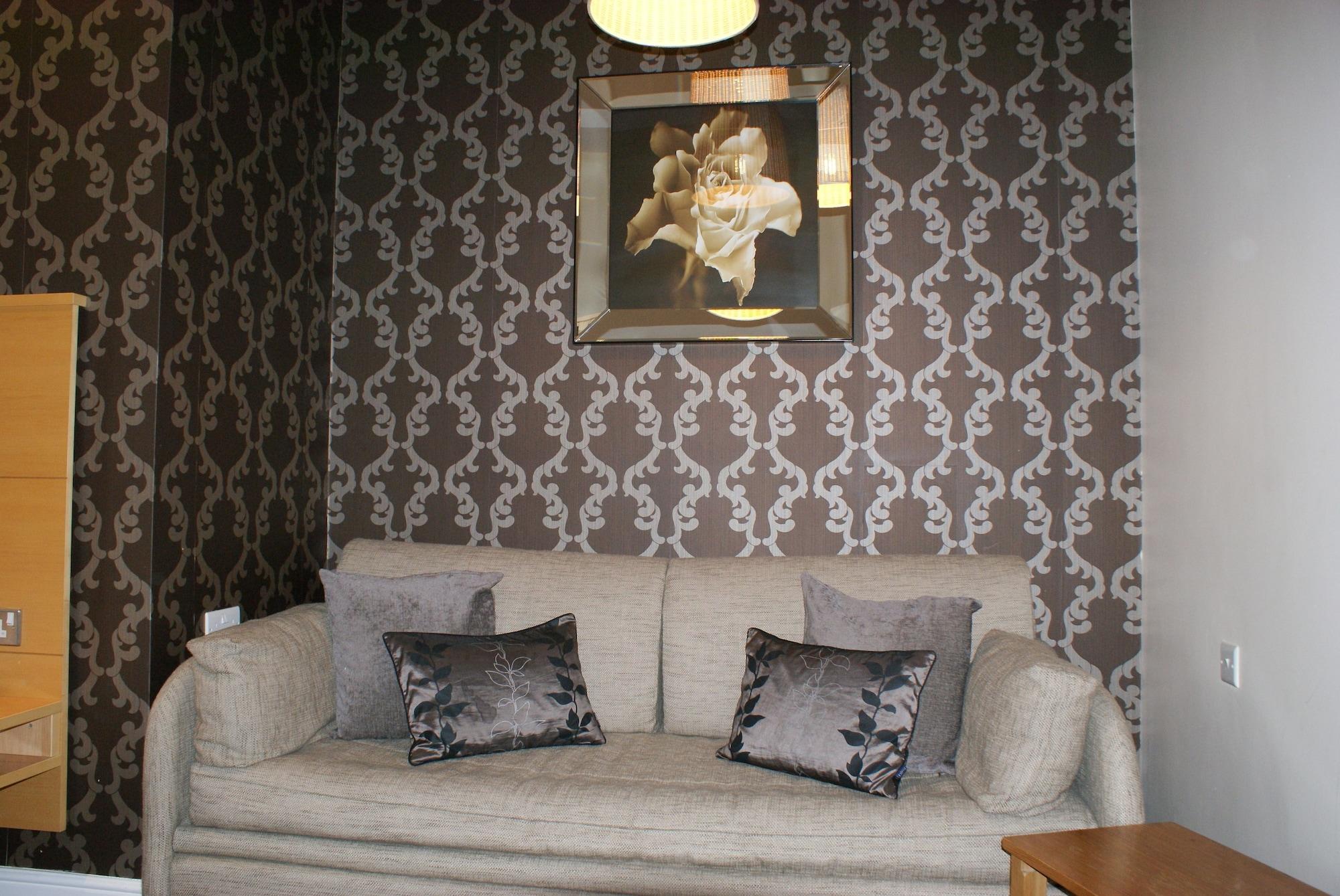 The Old Barn Inn Newport  Eksteriør bilde
