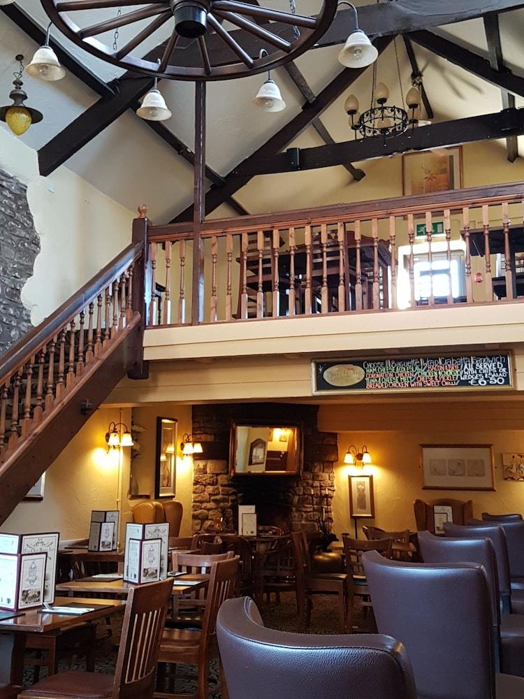 The Old Barn Inn Newport  Eksteriør bilde
