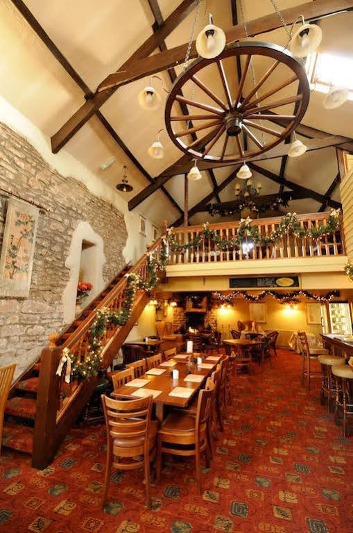 The Old Barn Inn Newport  Eksteriør bilde